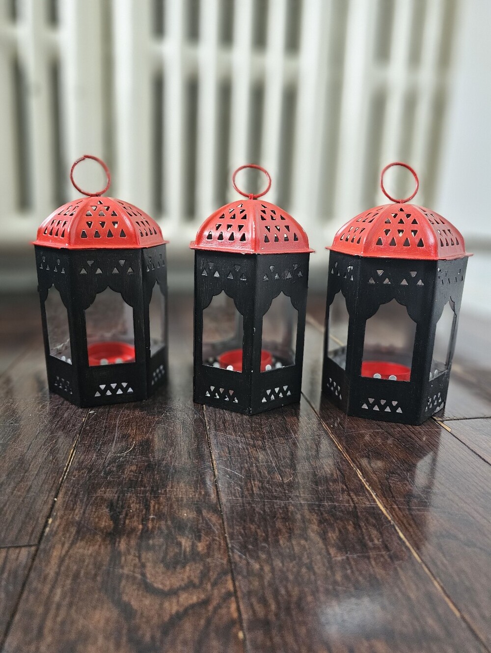 Set of 3 Red Black Metal Hanging Tea Light Lanterns Boho Garden Balcony Decor